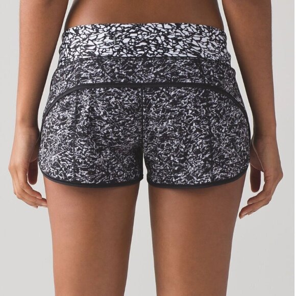 Lululemon Speed Short (H2O 2 1/2") Iced Wave White Black / Black / Ice Breaker - Picture 7 of 7